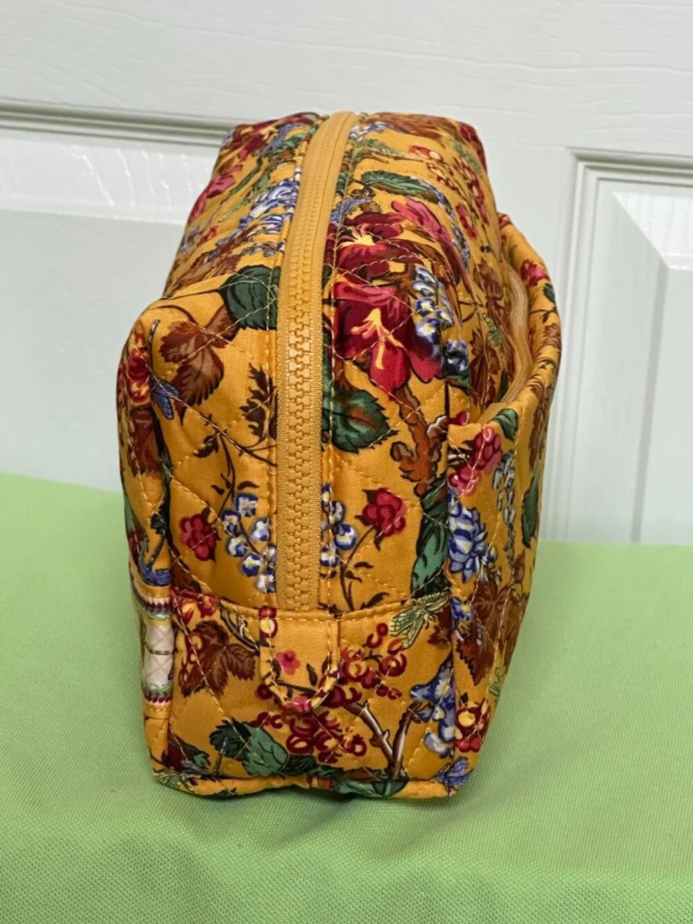 VERA BRADLEY GILMORE GIRLS COSMETIC BAG CASE:NWT GILMORE GIRLS AUTUMN